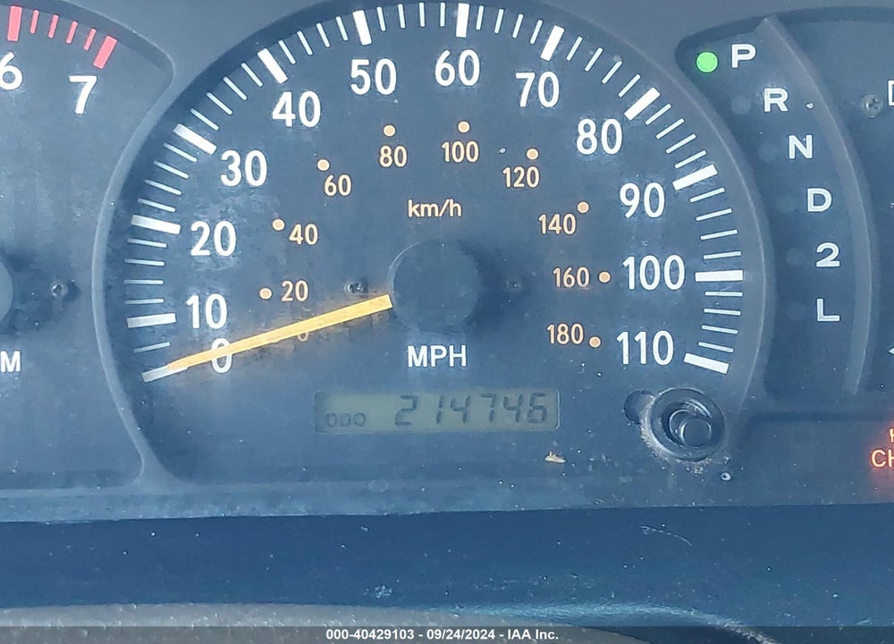 2002 TOYOTA TUNDRA SR5 V8 VIN: 5TBRT341X2S322916
