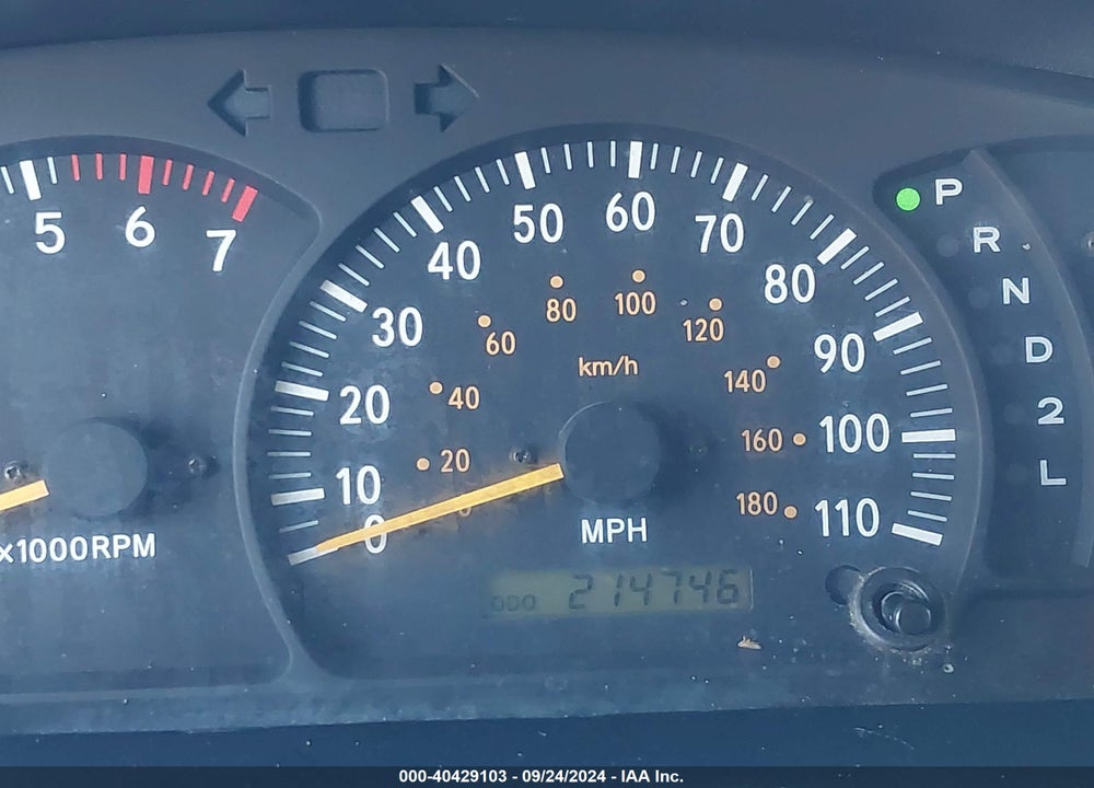 2002 TOYOTA TUNDRA SR5 V8 VIN: 5TBRT341X2S322916