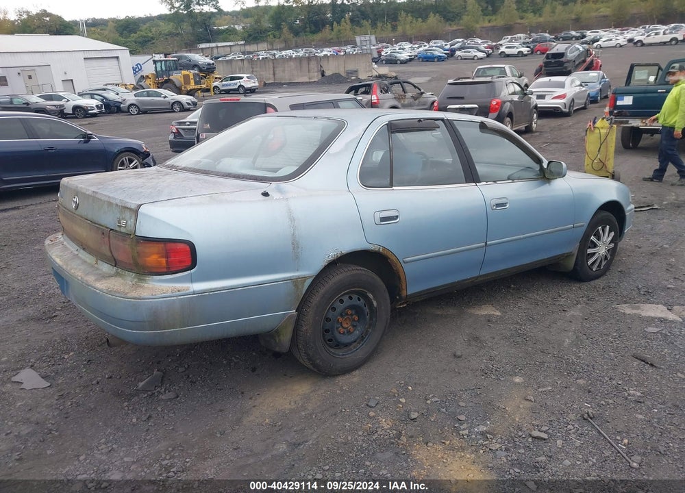 1993 TOYOTA CAMRY LE VIN: JT2SK12E5P0115861