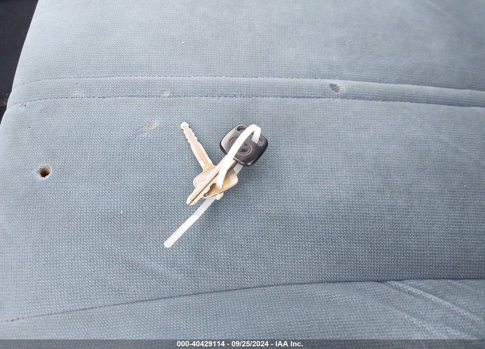 1993 TOYOTA CAMRY LE VIN: JT2SK12E5P0115861