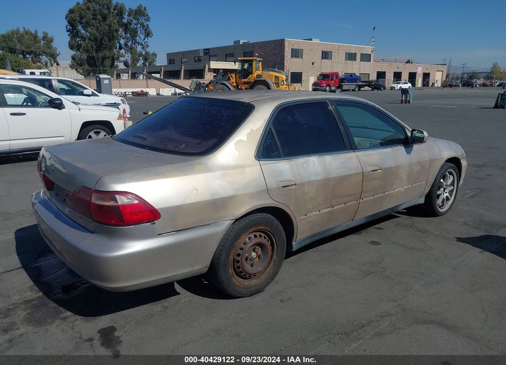 2000 HONDA ACCORD 2.3 LX VIN: 3HGCG6651YG702044