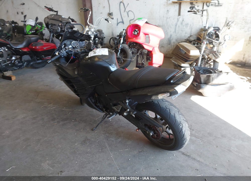 2016 KAWASAKI ZX1400 J VIN: JKBZXNJ17GA000305