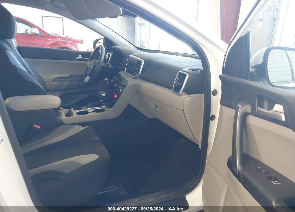 2022 KIA SPORTAGE LX VIN: KNDPMCAC1N7967793