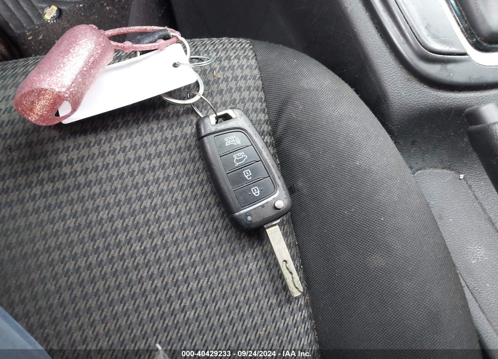 2019 HYUNDAI KONA SE VIN: KM8K12AA1KU254672