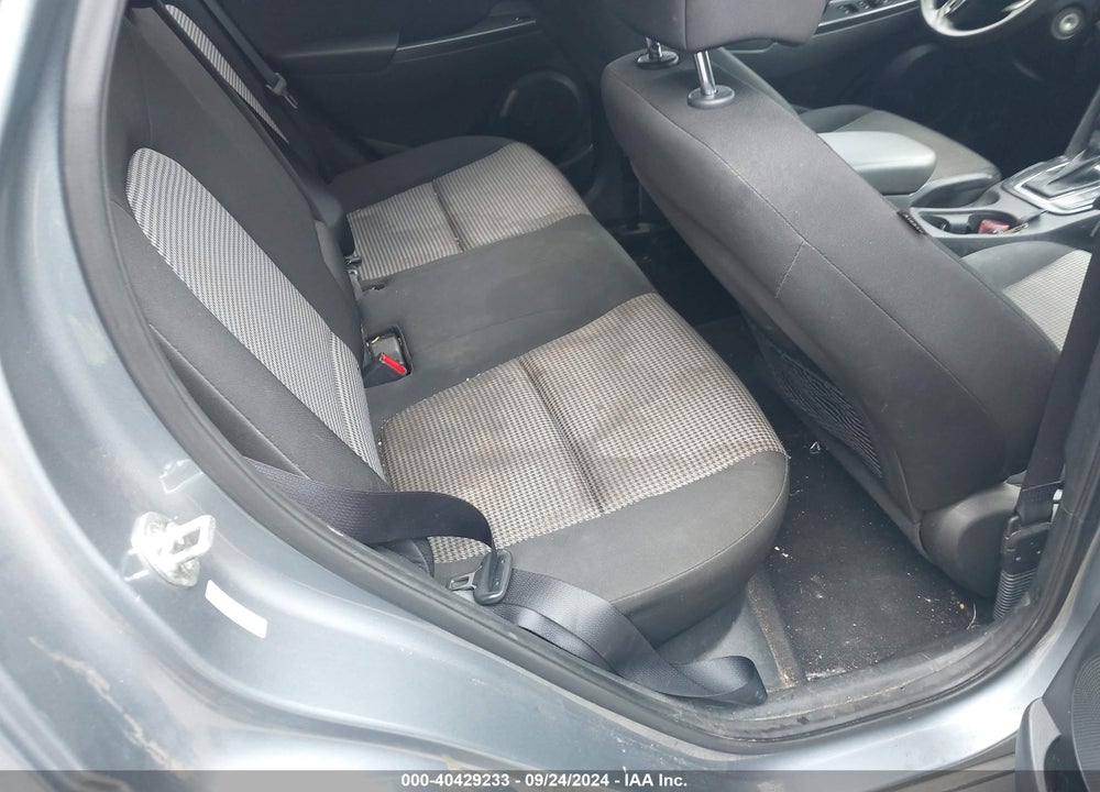 2019 HYUNDAI KONA SE VIN: KM8K12AA1KU254672
