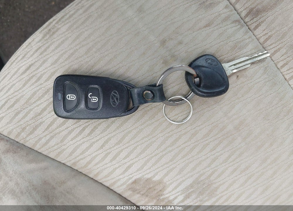 2008 HYUNDAI SANTA FE GLS VIN: 5NMSG13D48H210203