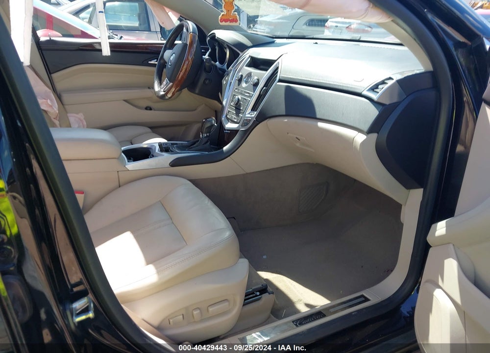 2010 CADILLAC SRX LUXURY COLLECTION VIN: 3GYFNDEY5AS647001