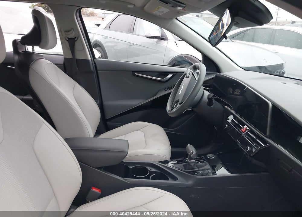 2023 KIA NIRO EX TOURING VIN: KNDCR3LE7P5074167