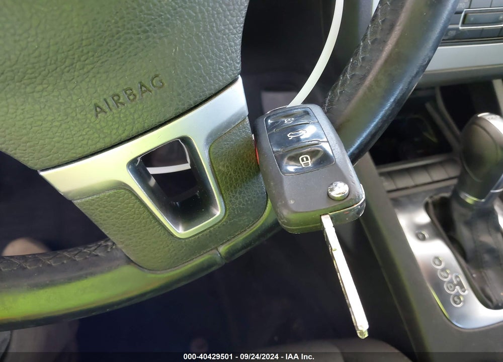 2012 VOLKSWAGEN EOS KOMFORT VIN: WVWBW7AH6CV007076