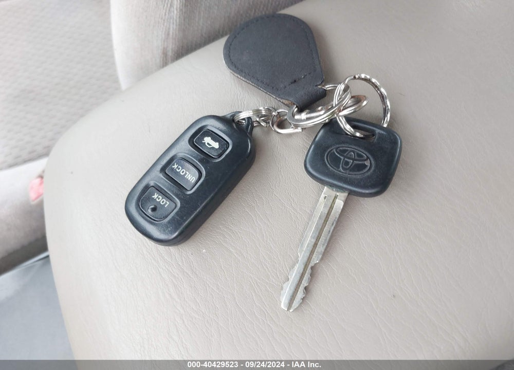 2003 TOYOTA CAMRY LE VIN: 4T1BE32KX3U126854