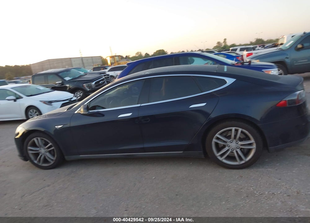 2014 TESLA MODEL S VIN: 5YJSA1S11EFP60240