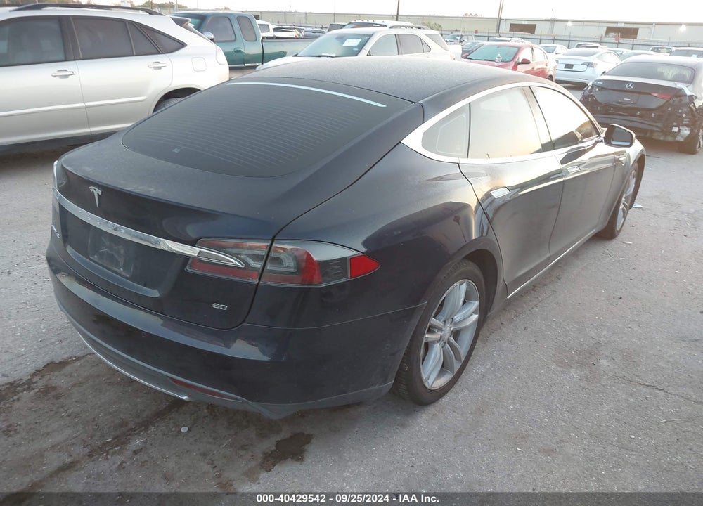 2014 TESLA MODEL S VIN: 5YJSA1S11EFP60240