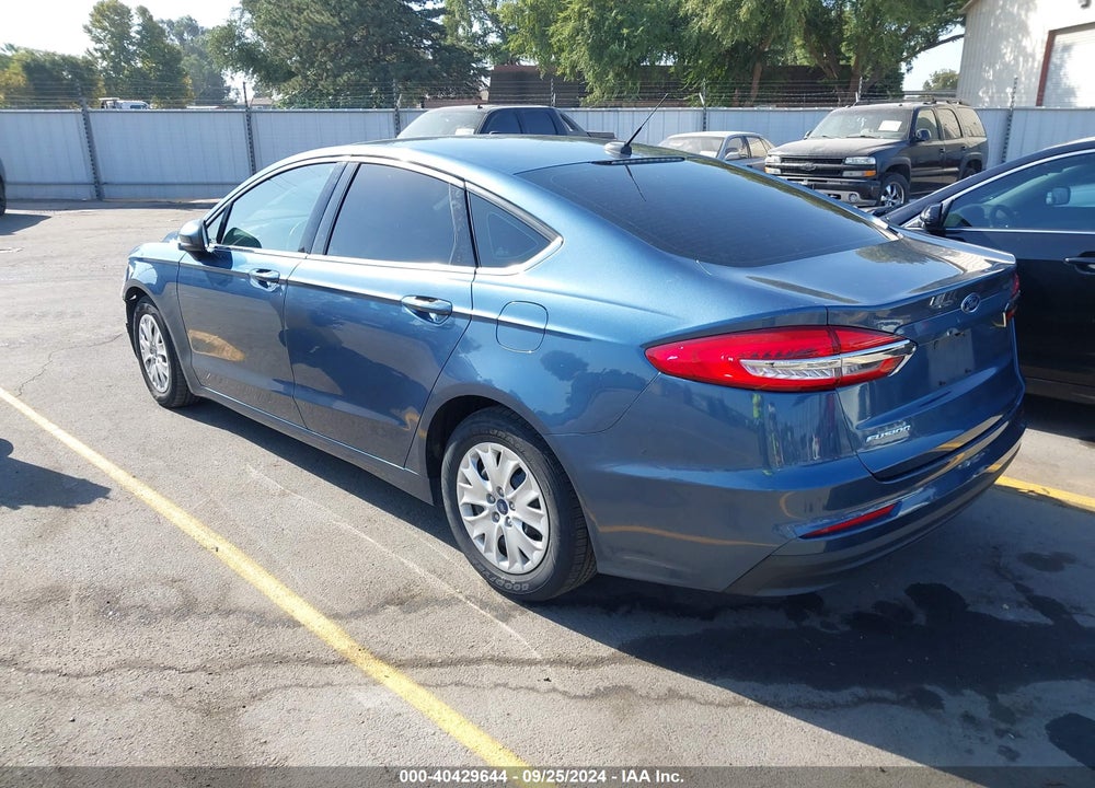 2019 FORD FUSION S VIN: 3FA6P0G77KR216400