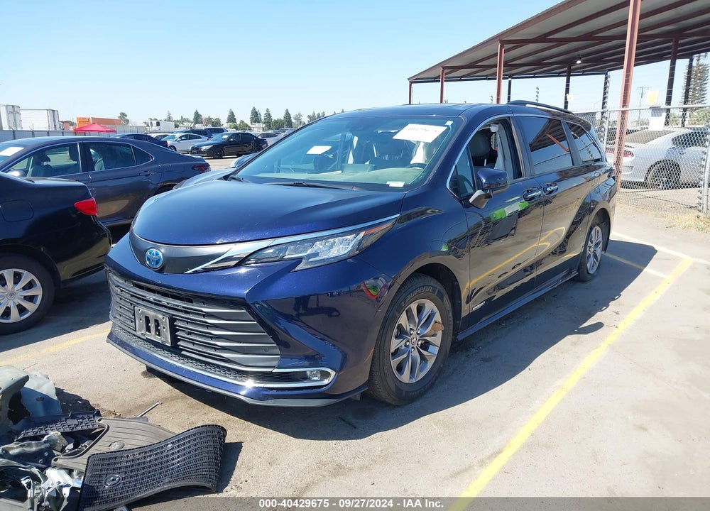 2021 TOYOTA SIENNA XLE VIN: 5TDJSKFCXMS002742