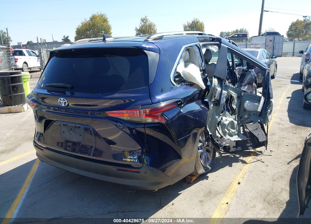 2021 TOYOTA SIENNA XLE VIN: 5TDJSKFCXMS002742