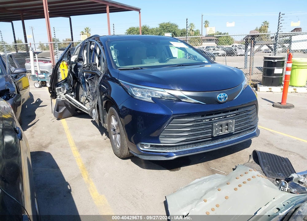 2021 TOYOTA SIENNA XLE VIN: 5TDJSKFCXMS002742