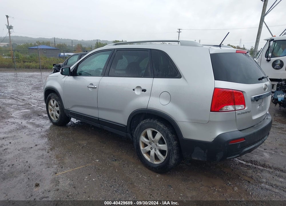 2011 KIA SORENTO LX VIN: 5XYKTCA16BG129219