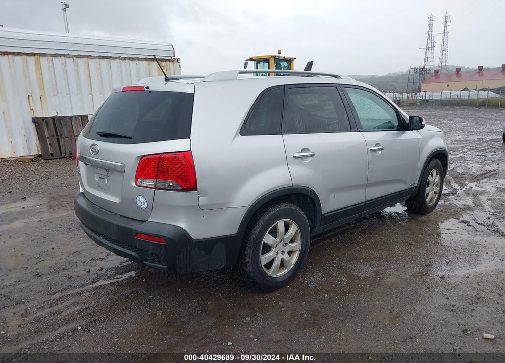 2011 KIA SORENTO LX VIN: 5XYKTCA16BG129219