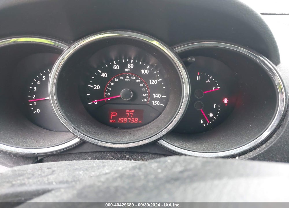 2011 KIA SORENTO LX VIN: 5XYKTCA16BG129219