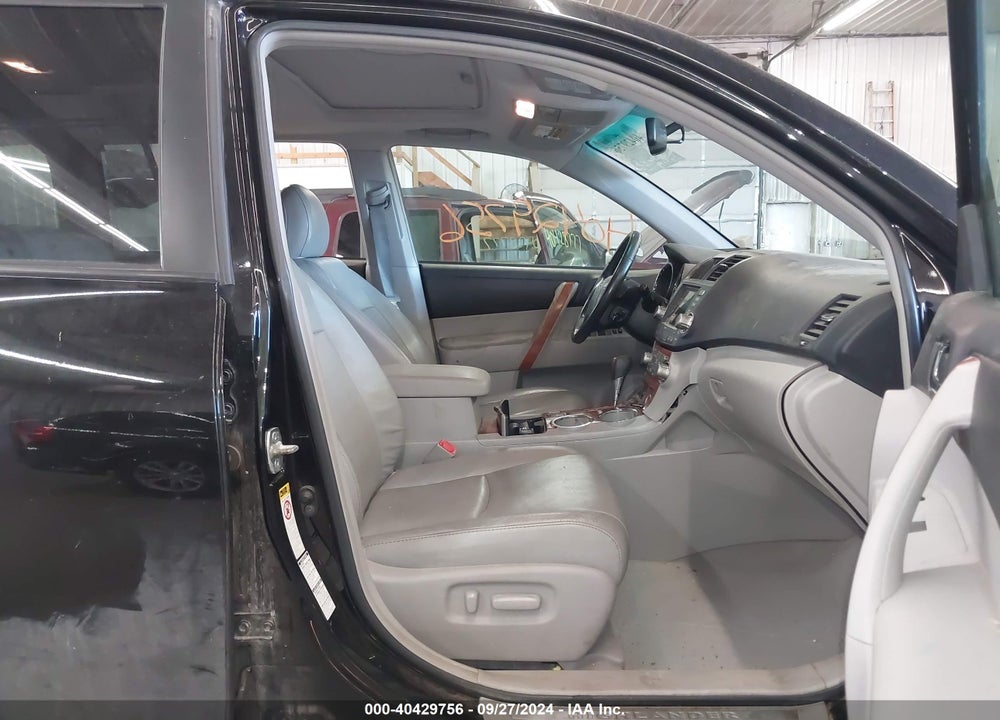 2010 TOYOTA HIGHLANDER LIMITED V6 VIN: 5TDDK3EH6AS026581