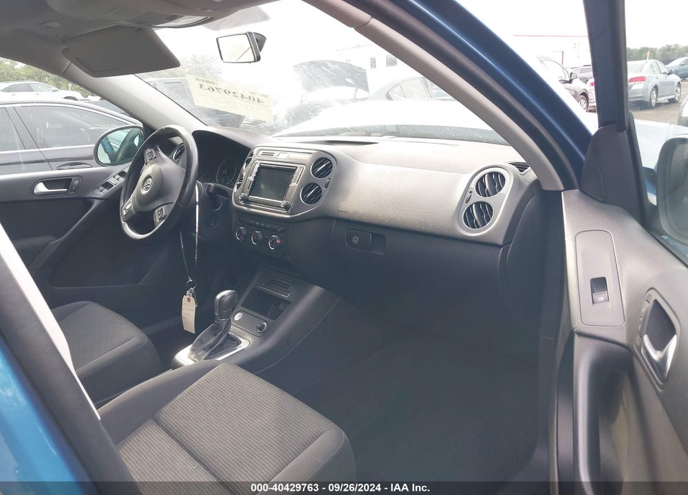 2017 VOLKSWAGEN TIGUAN 2.0T/2.0T S VIN: WVGAV7AX9HK045119