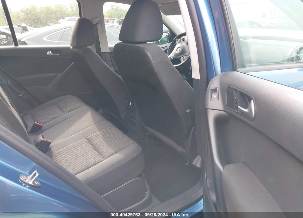 2017 VOLKSWAGEN TIGUAN 2.0T/2.0T S VIN: WVGAV7AX9HK045119
