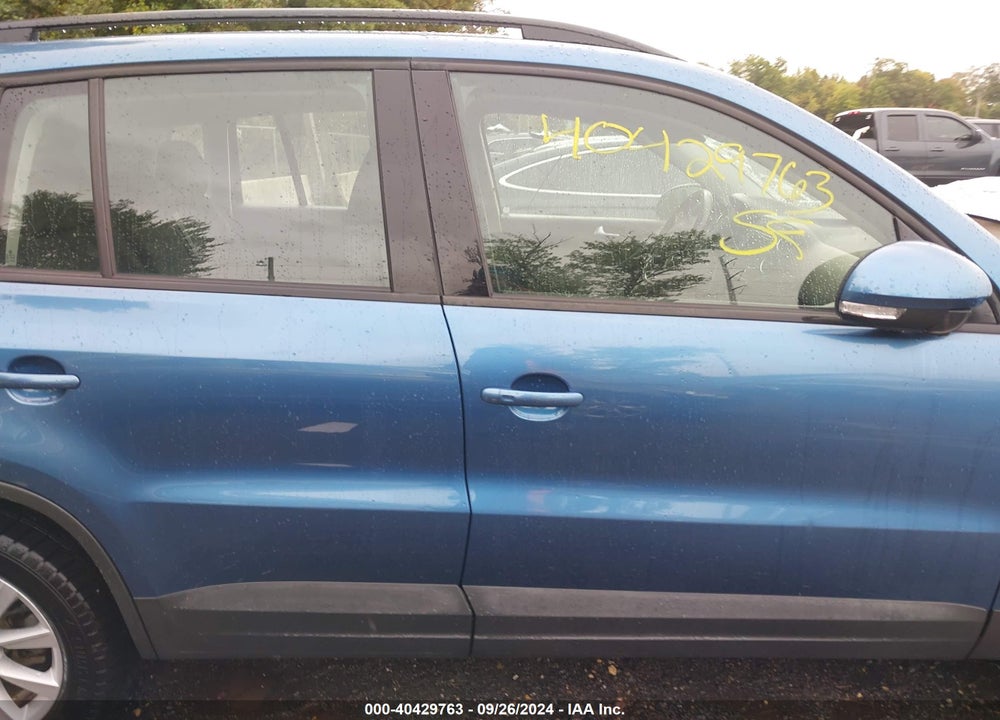 2017 VOLKSWAGEN TIGUAN 2.0T/2.0T S VIN: WVGAV7AX9HK045119