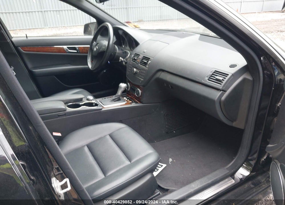 2010 MERCEDES-BENZ C 300 LUXURY 4MATIC/SPORT 4MATIC VIN: WDDGF8BB5AR127436