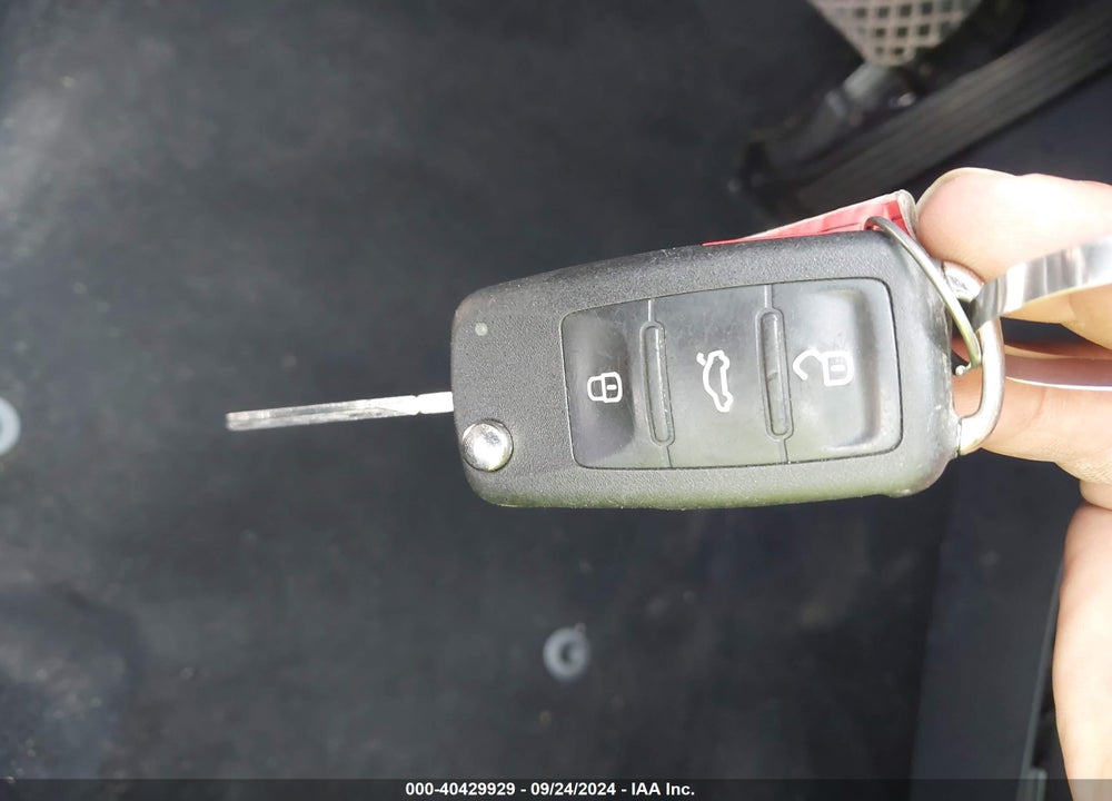 2012 VOLKSWAGEN JETTA 2.5L SE VIN: 3VWDP7AJ3CM339704