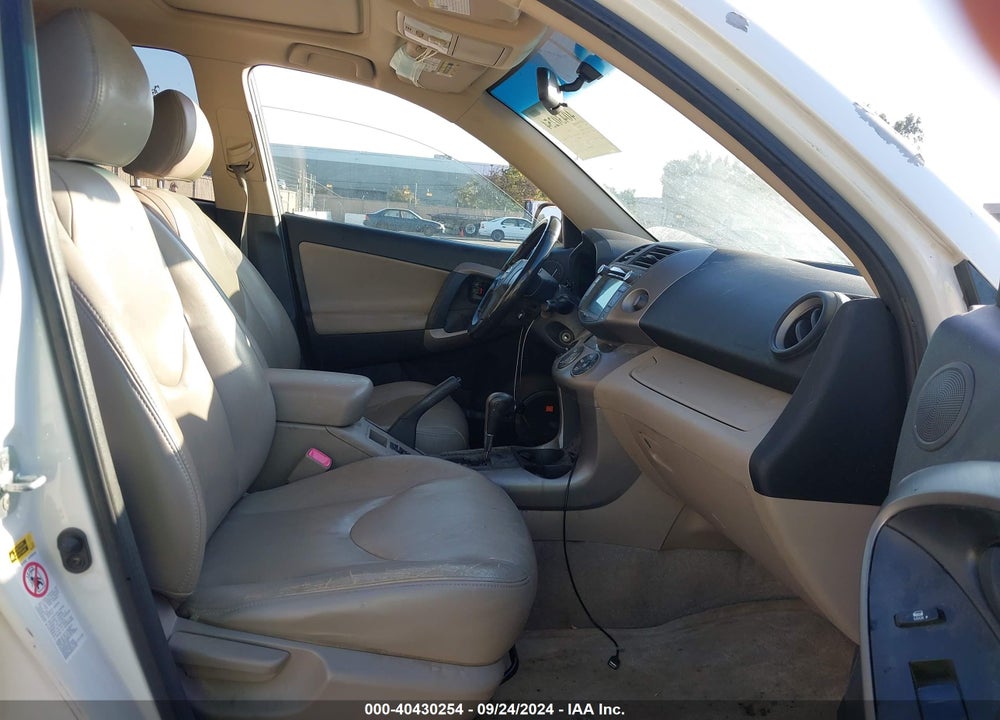 2006 TOYOTA RAV4 LIMITED VIN: JTMBD31V165042164