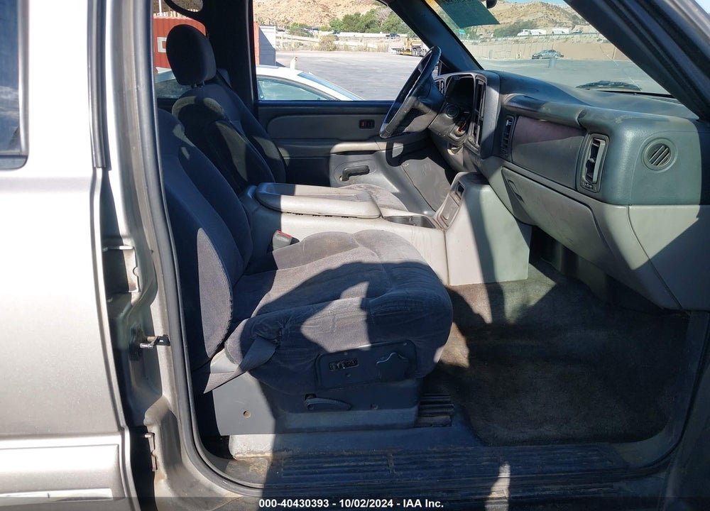 2000 CHEVROLET TAHOE ALL NEW LS VIN: 1GNEK13TXYJ161772