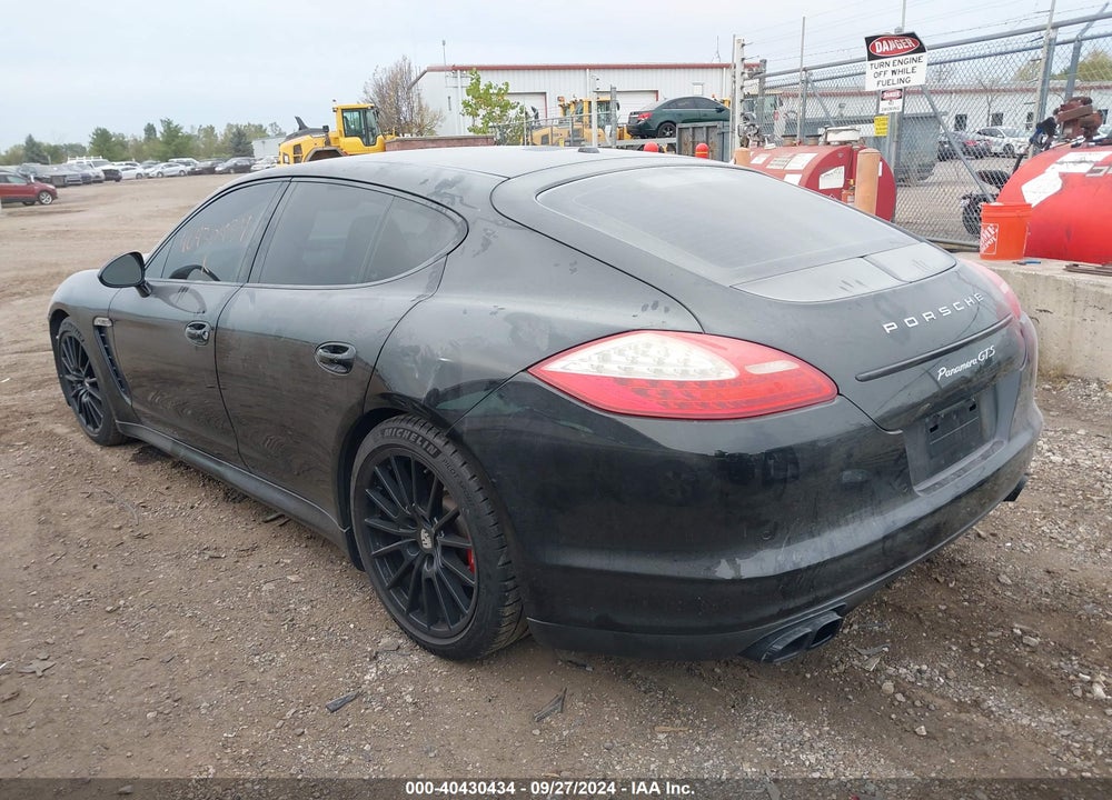 2013 PORSCHE PANAMERA GTS VIN: WP0AF2A78DL075835