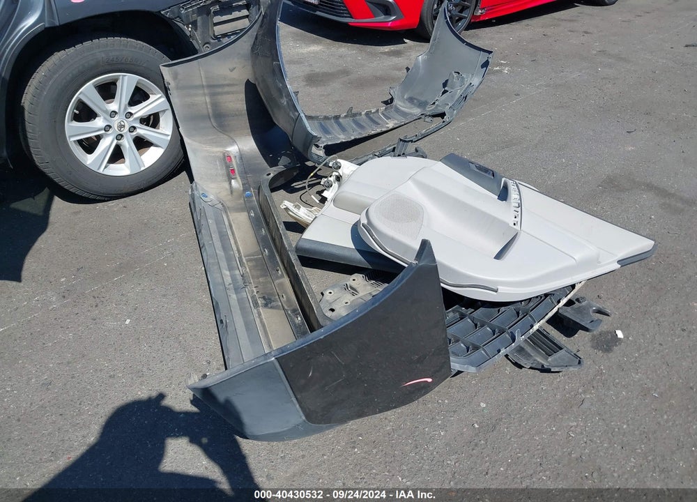 2011 TOYOTA HIGHLANDER BASE V6 VIN: 5TDZK3EHXBS037283