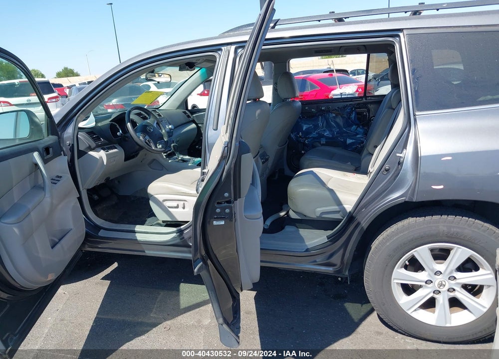 2011 TOYOTA HIGHLANDER BASE V6 VIN: 5TDZK3EHXBS037283