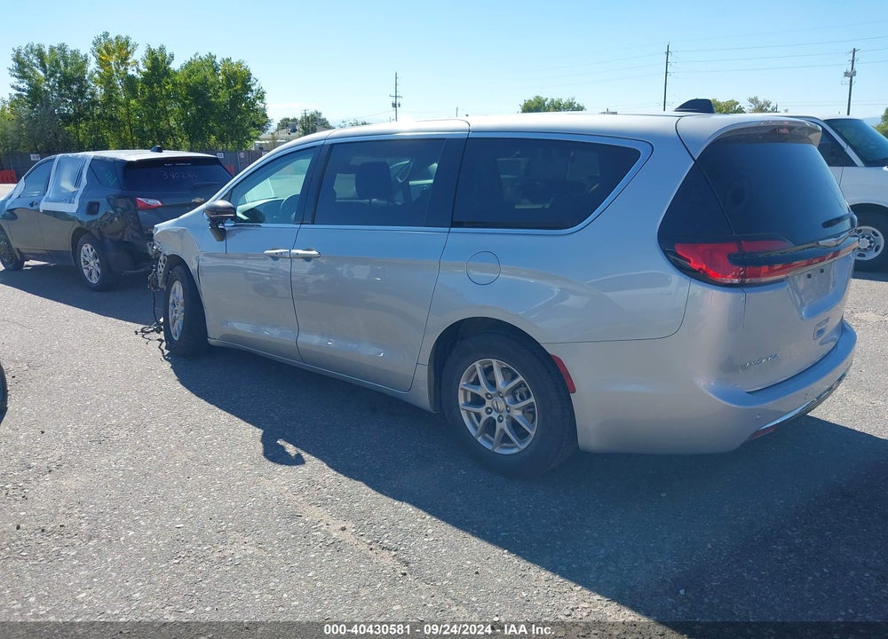 2024 CHRYSLER PACIFICA TOURING L VIN: 2C4RC1BG3RR140044