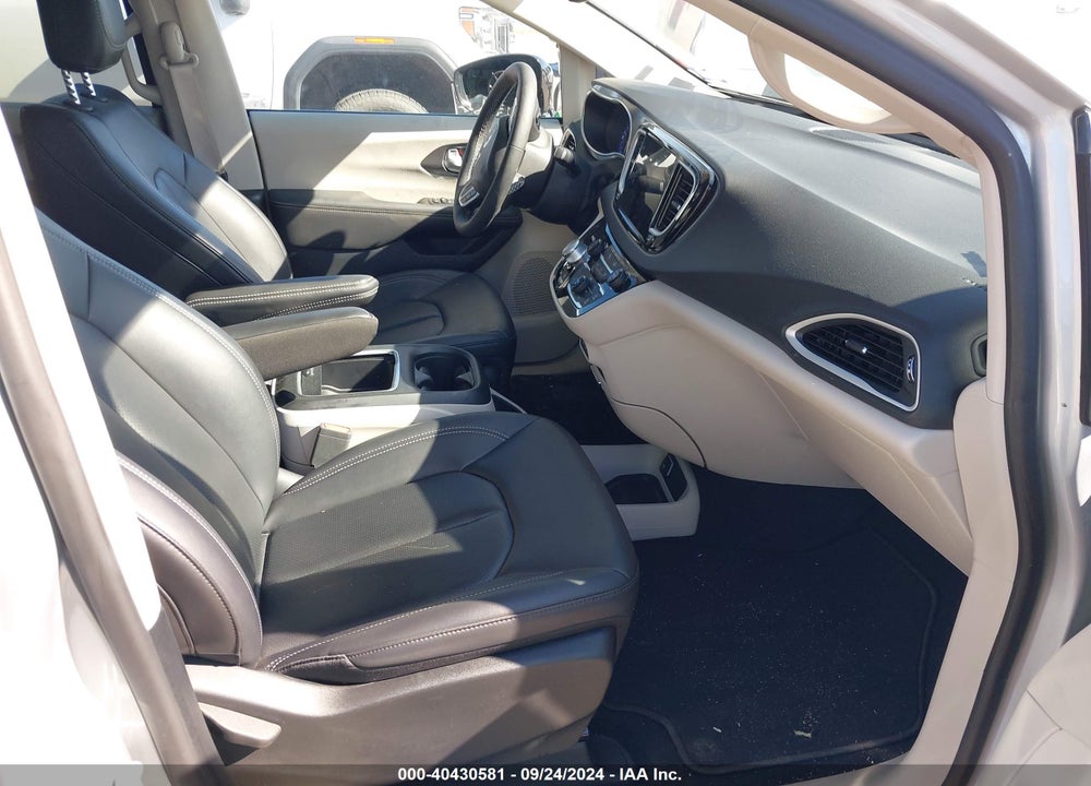 2024 CHRYSLER PACIFICA TOURING L VIN: 2C4RC1BG3RR140044