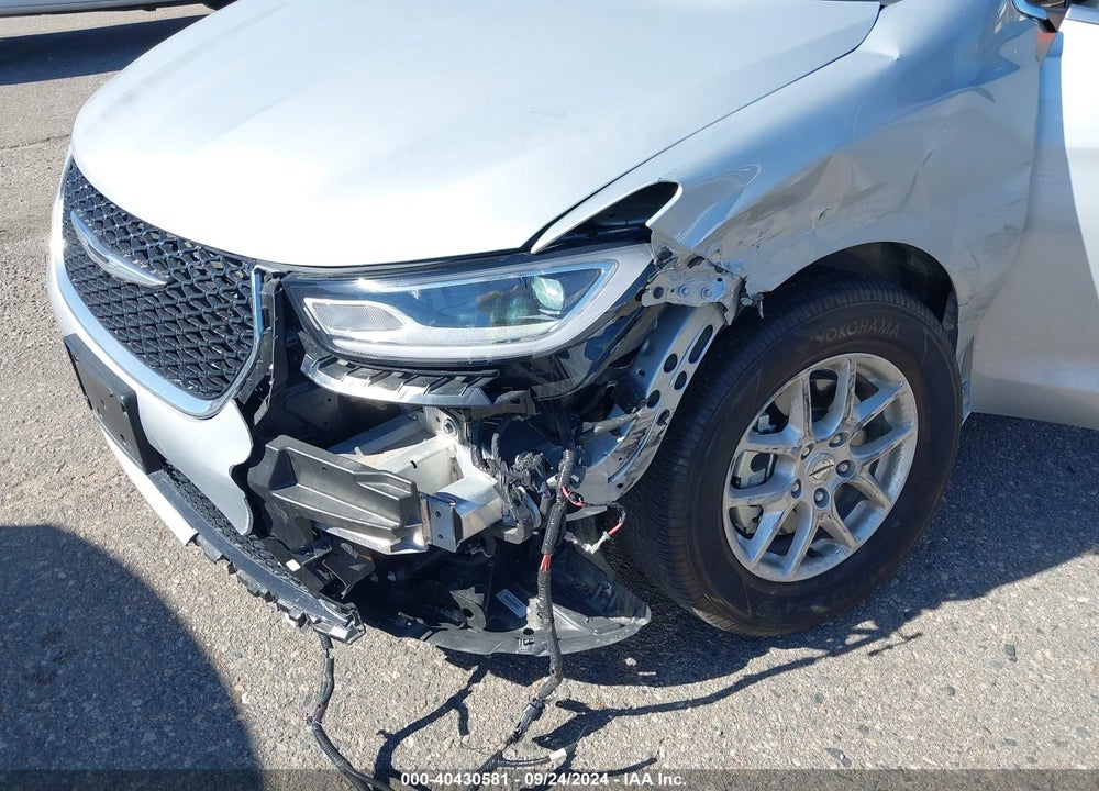2024 CHRYSLER PACIFICA TOURING L VIN: 2C4RC1BG3RR140044