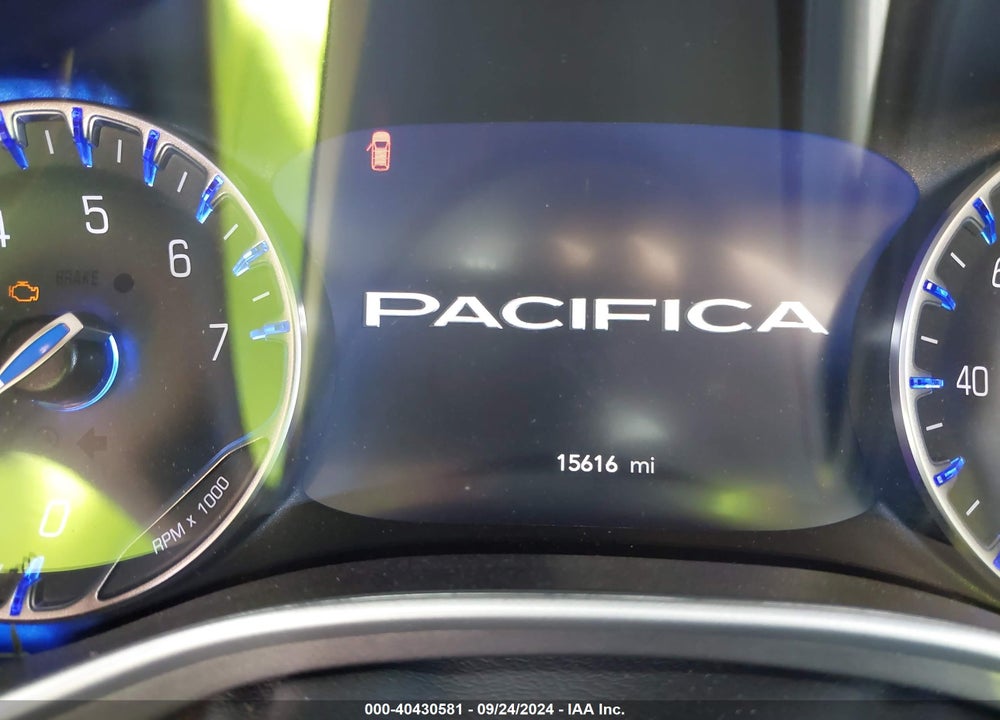 2024 CHRYSLER PACIFICA TOURING L VIN: 2C4RC1BG3RR140044
