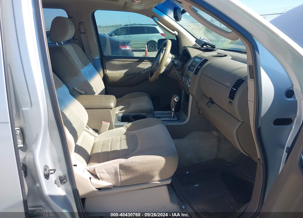 2005 NISSAN PATHFINDER SE VIN: 5N1AR18U35C741607