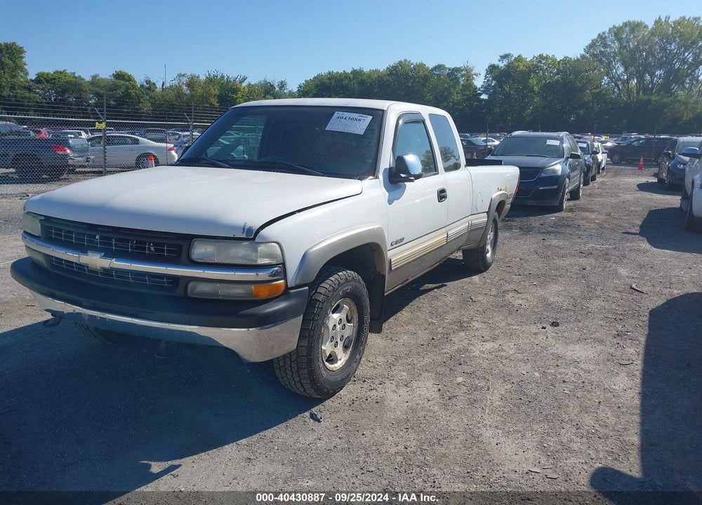2002 CHEVROLET SILVERADO 1500 LS VIN: 2GCEK19T221392621