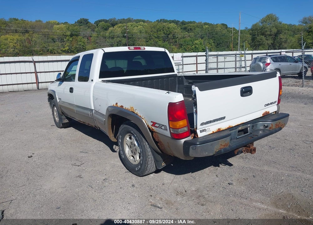 2002 CHEVROLET SILVERADO 1500 LS VIN: 2GCEK19T221392621