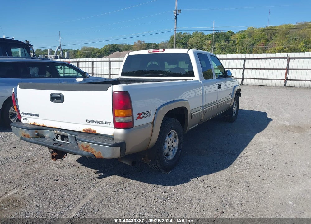 2002 CHEVROLET SILVERADO 1500 LS VIN: 2GCEK19T221392621