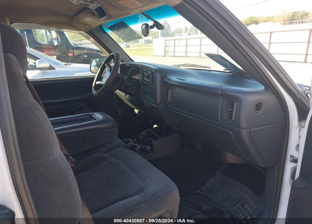 2002 CHEVROLET SILVERADO 1500 LS VIN: 2GCEK19T221392621
