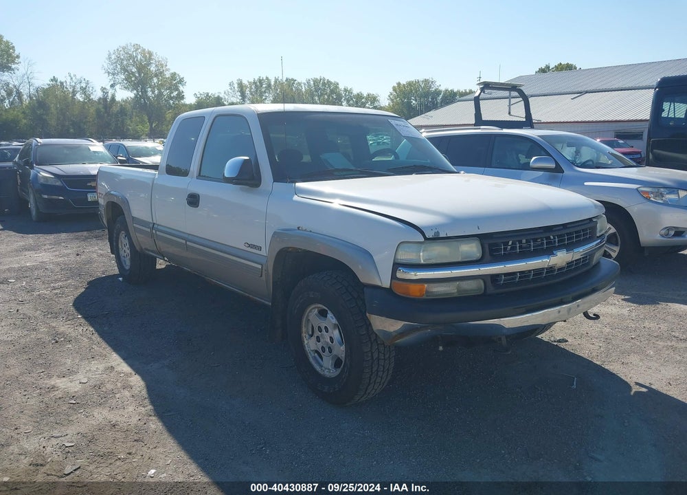 2002 CHEVROLET SILVERADO 1500 LS VIN: 2GCEK19T221392621