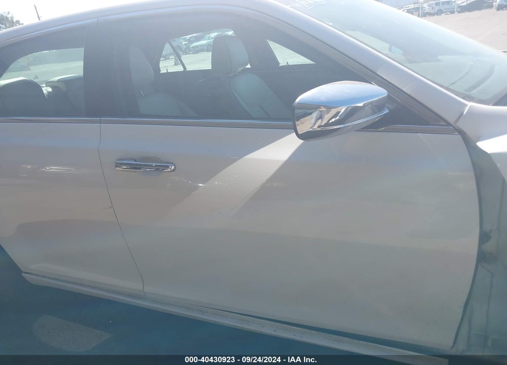 2013 CHRYSLER 300 MOTOWN VIN: 2C3CCAAG2DH738894