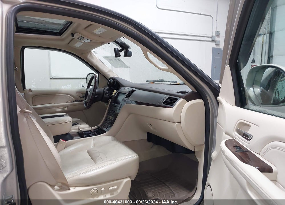 2008 CADILLAC ESCALADE STANDARD VIN: 1GYFK63898R197647