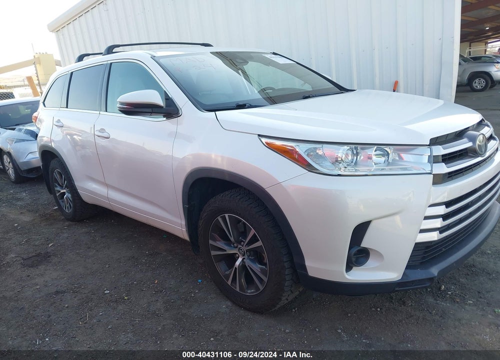 2017 TOYOTA HIGHLANDER LE VIN: 5TDBZRFH8HS386496