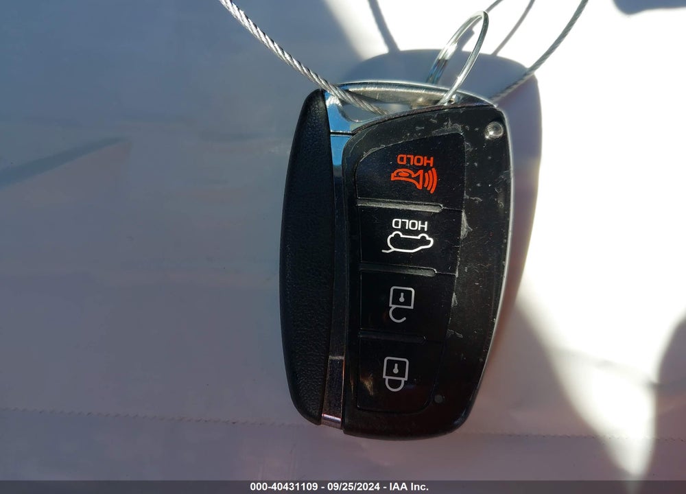 2017 HYUNDAI SANTA FE SPORT 2.4L VIN: 5NMZU3LB4HH015400