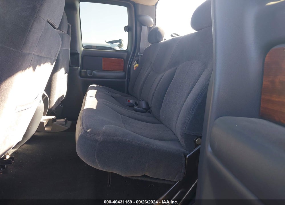 2001 CHEVROLET SILVERADO 1500 LS VIN: 1GCEK19T51E141041