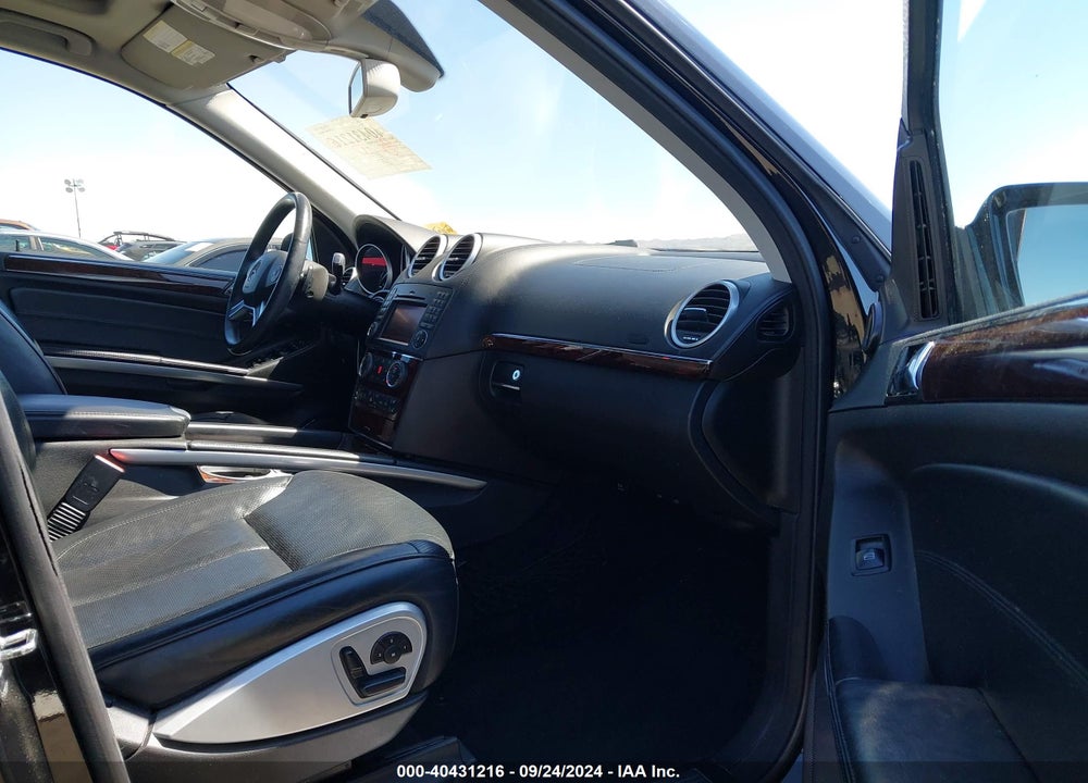 2010 MERCEDES-BENZ GL 550 4MATIC VIN: 4JGBF8GE6AA609303